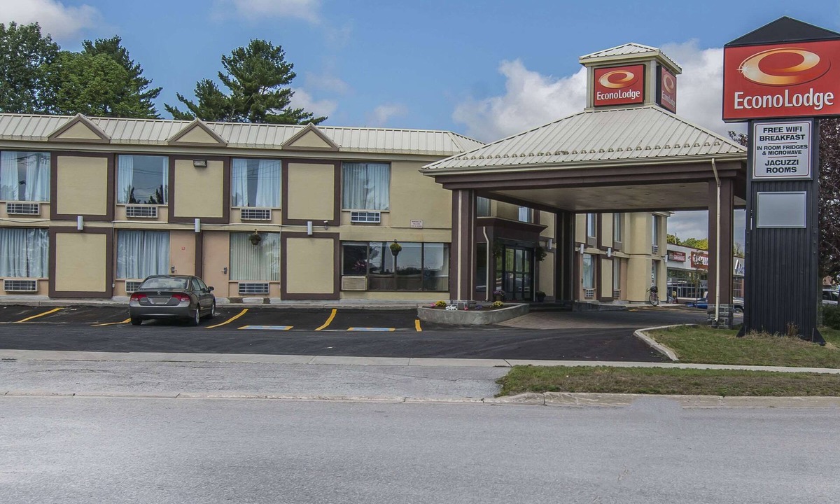 Orillia Hotel | Econo Lodge Orillia