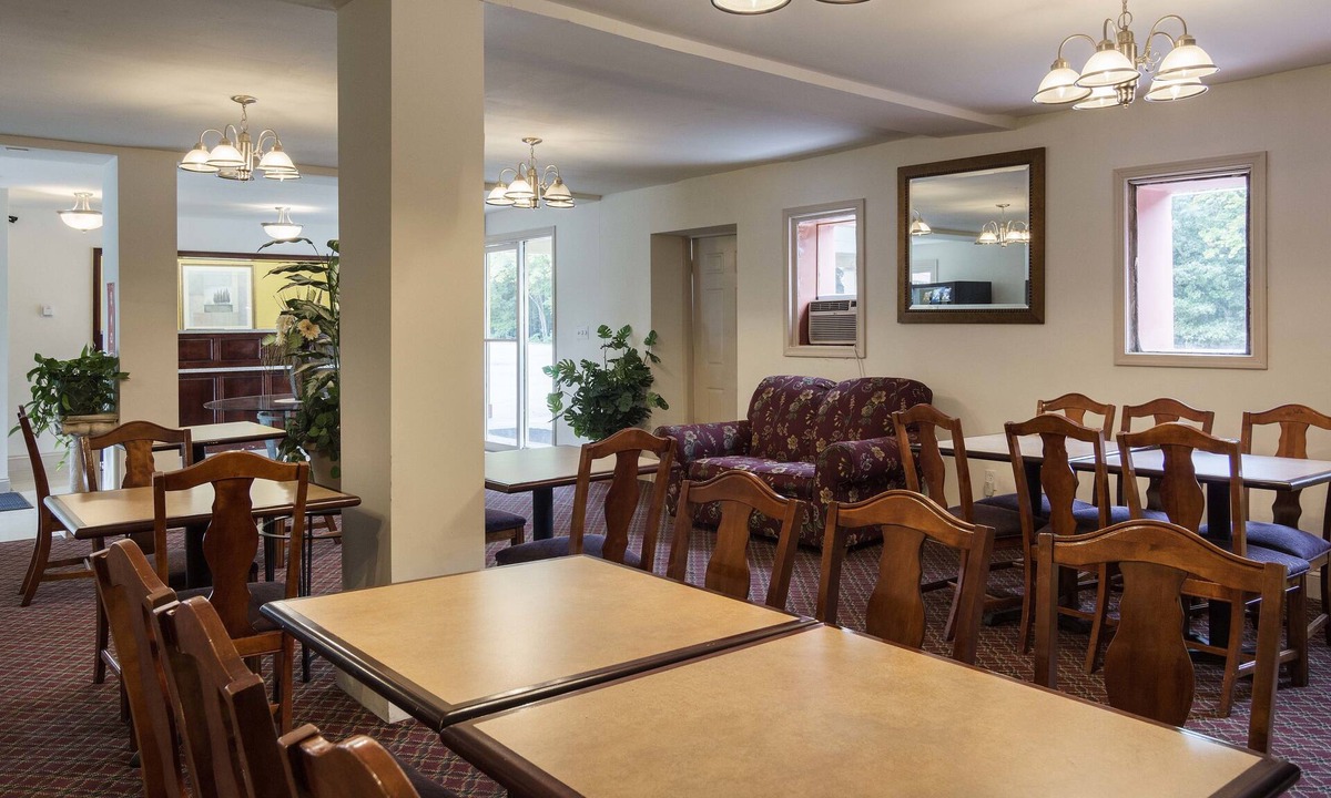 Petersburg Hotel | Econo Lodge Petersburg - Fort Lee