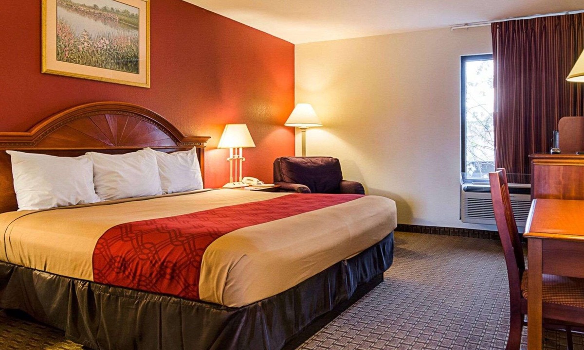 Mosby Hotel | Econo Lodge Richmond North