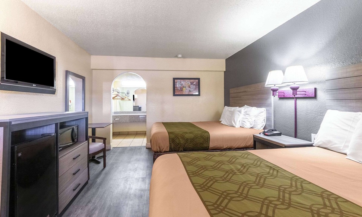 San Marcos Hotel | Econo Lodge San Marcos University Area