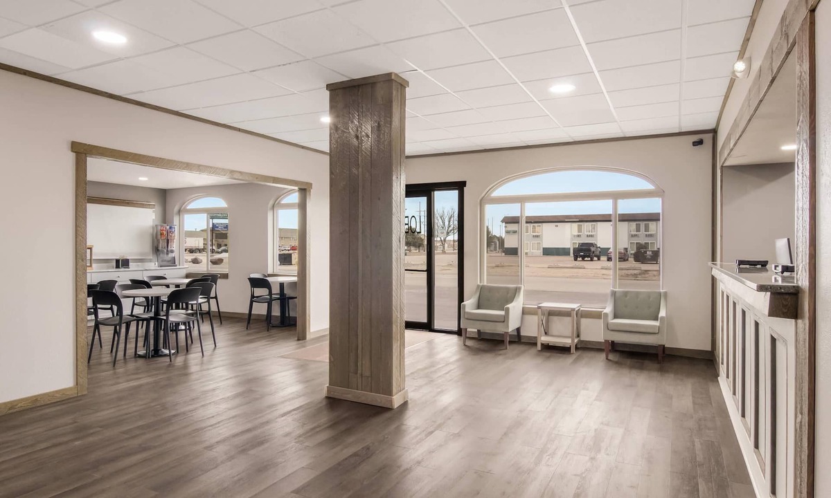 Scottsbluff Hotel | Econo Lodge Scottsbluff