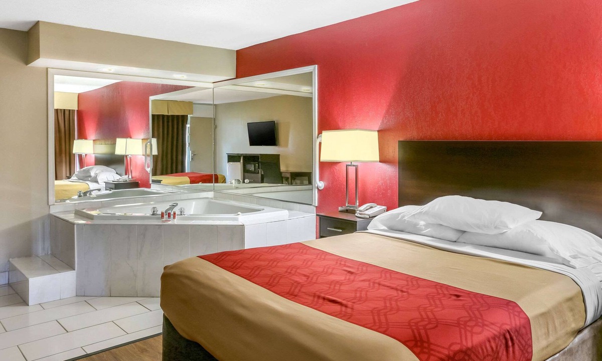 Joliet Hotel | Econo Lodge Shorewood