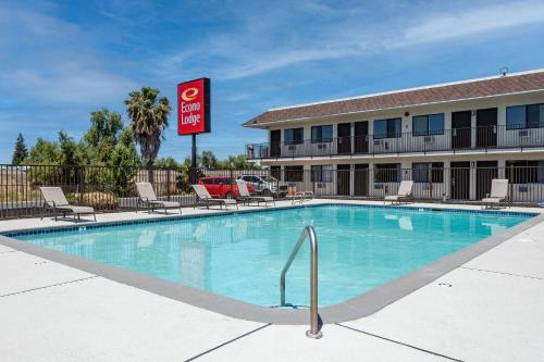 Stockton Cabin | Econo Lodge Stockton near I-5 Fairgrounds