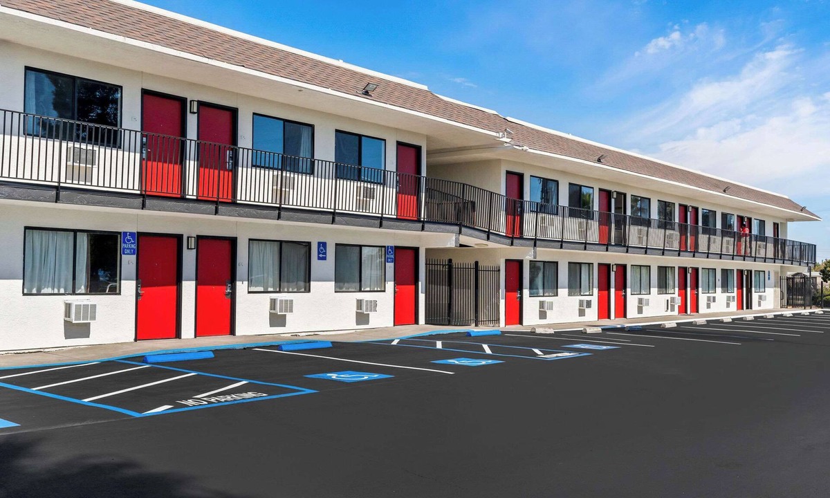 Stockton Hotel | Econo Lodge Stockton near I-5 Fairgrounds