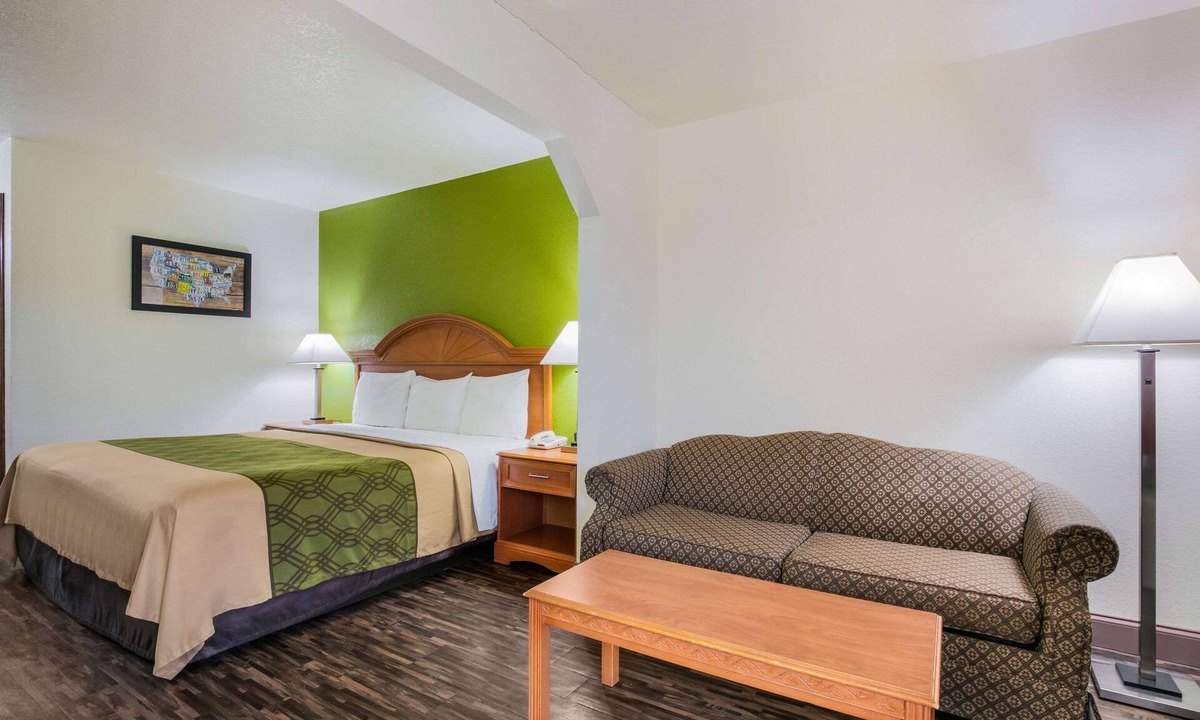 Brinkley Hotel | Econo Lodge & Suites Brinkley