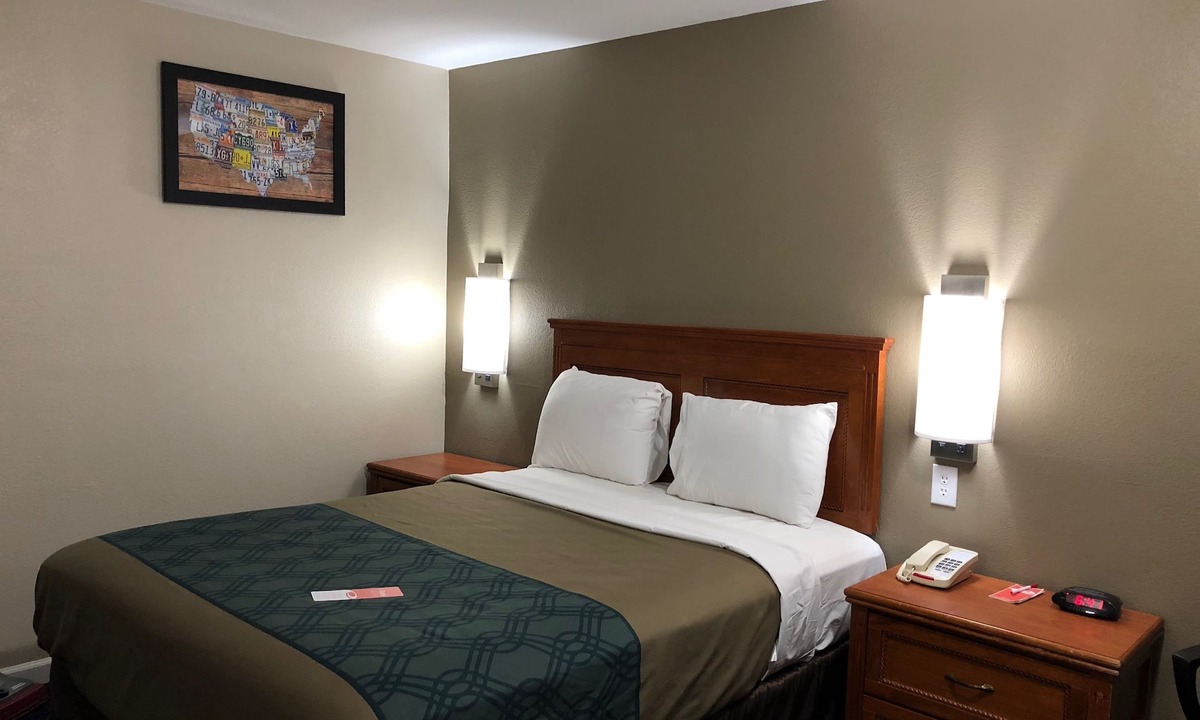 Temple Hotel | Econo Lodge Temple