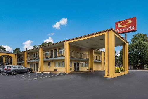 Thomaston Cabin | Econo Lodge Thomaston