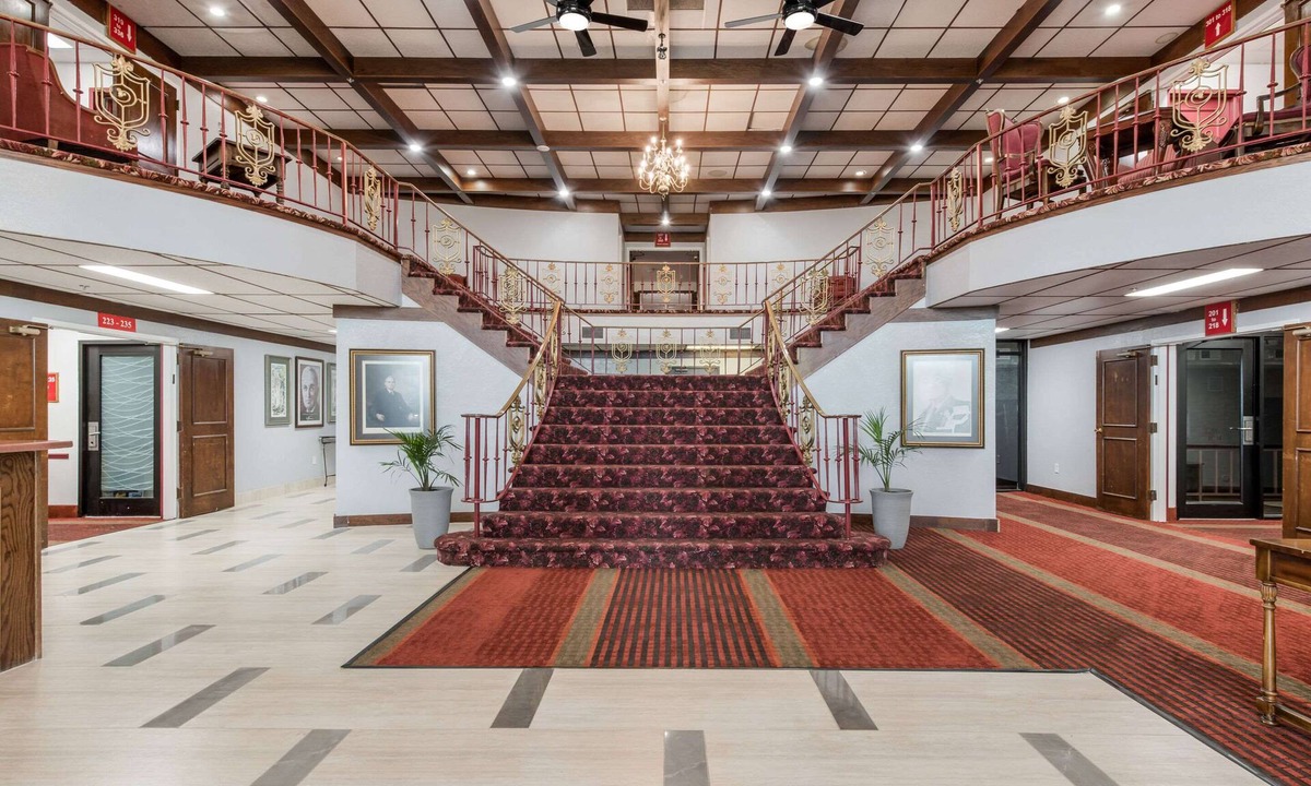 Sedalia Hotel | Econo Lodge Truman Inn