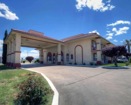 Van Horn Cabin | Econo Lodge Van Horn