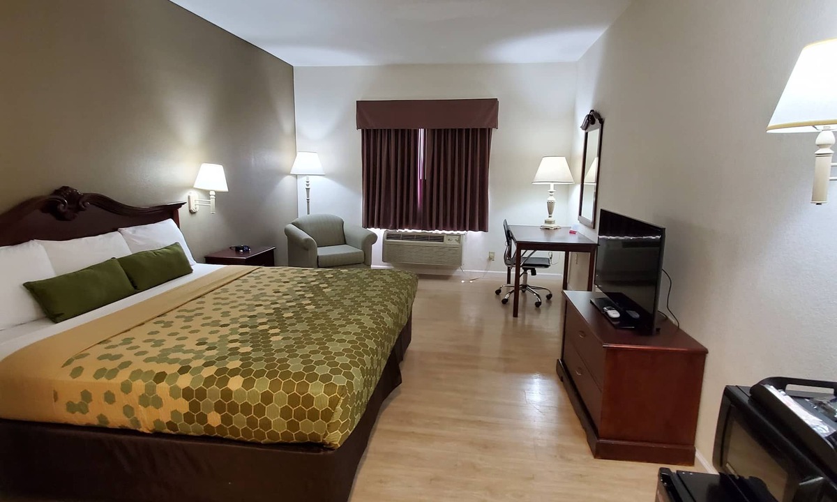 Weatherford Hotel | Econo Lodge Weatherford