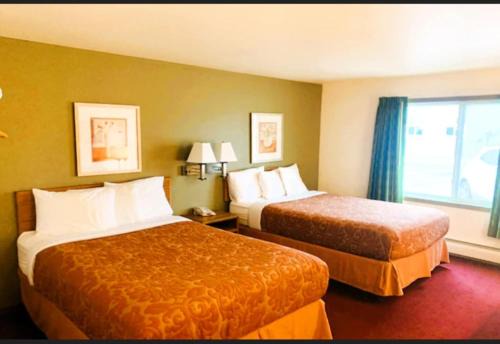 Staples Hotel | EconoLux Inn