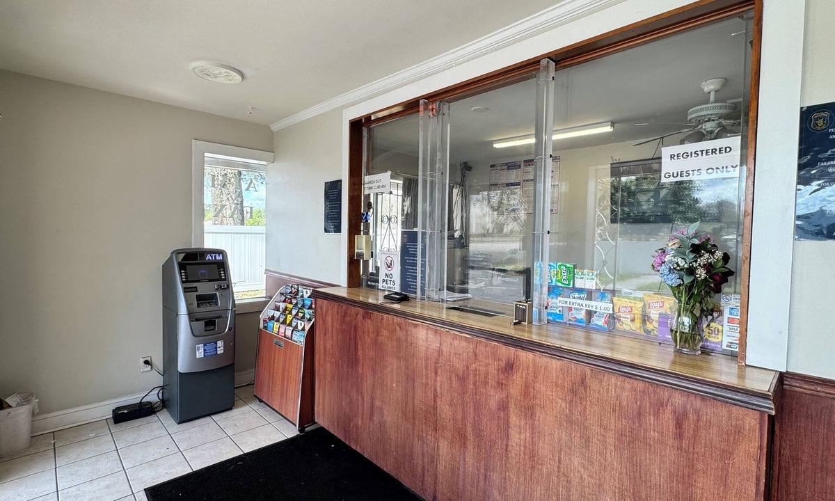Hampton Hotel | Economy 7 Inn Hampton