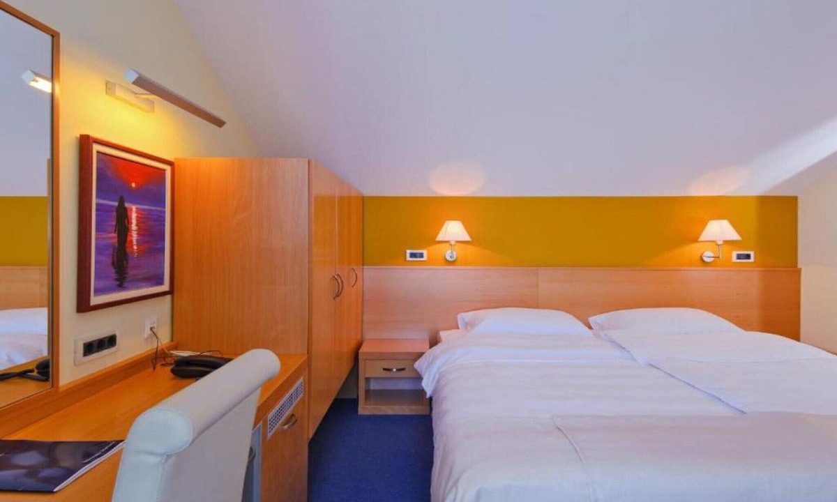 Gradac Apartment | Economy Double Room With Private Bathroom