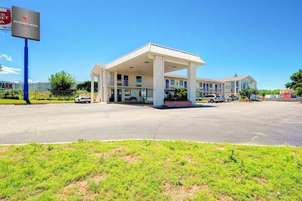 Oklahoma City Hotel | Economy Hotel Plus