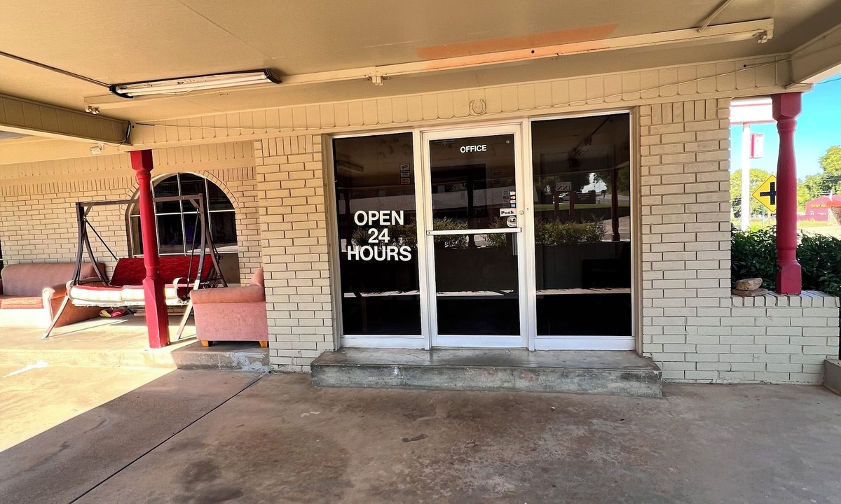 Pauls Valley Hotel | Economy Inn Express