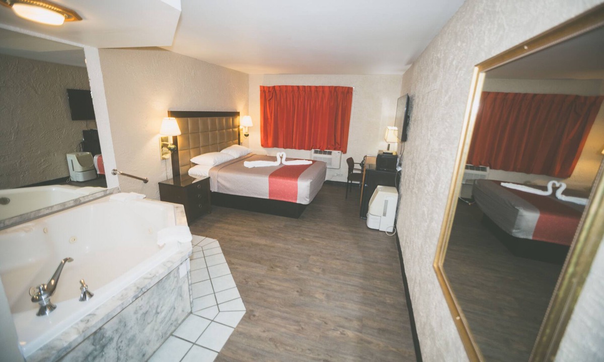 Appleton Hotel | Economy Inn