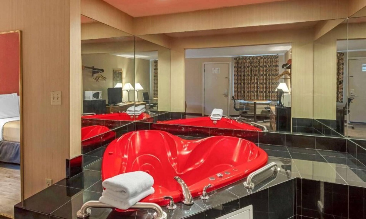 East Hartford Hotel | Economy Inn