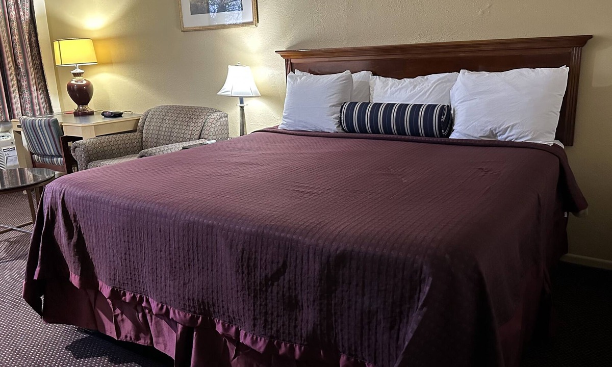 Garnett Hotel | Economy Inn
