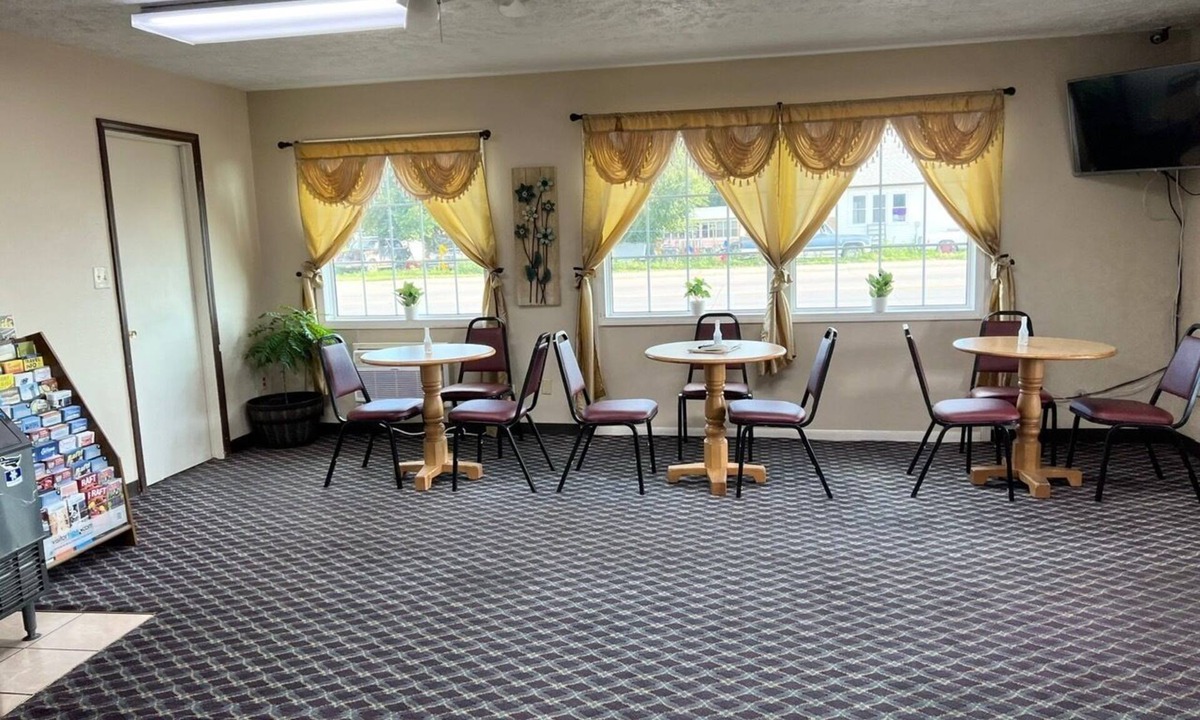McCook Hotel | Economy Inn
