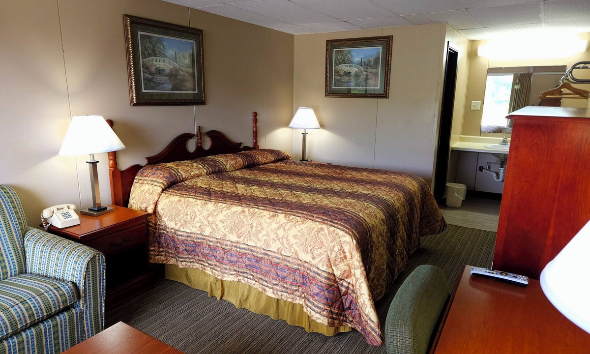 Rogersville Hotel | Economy Inn