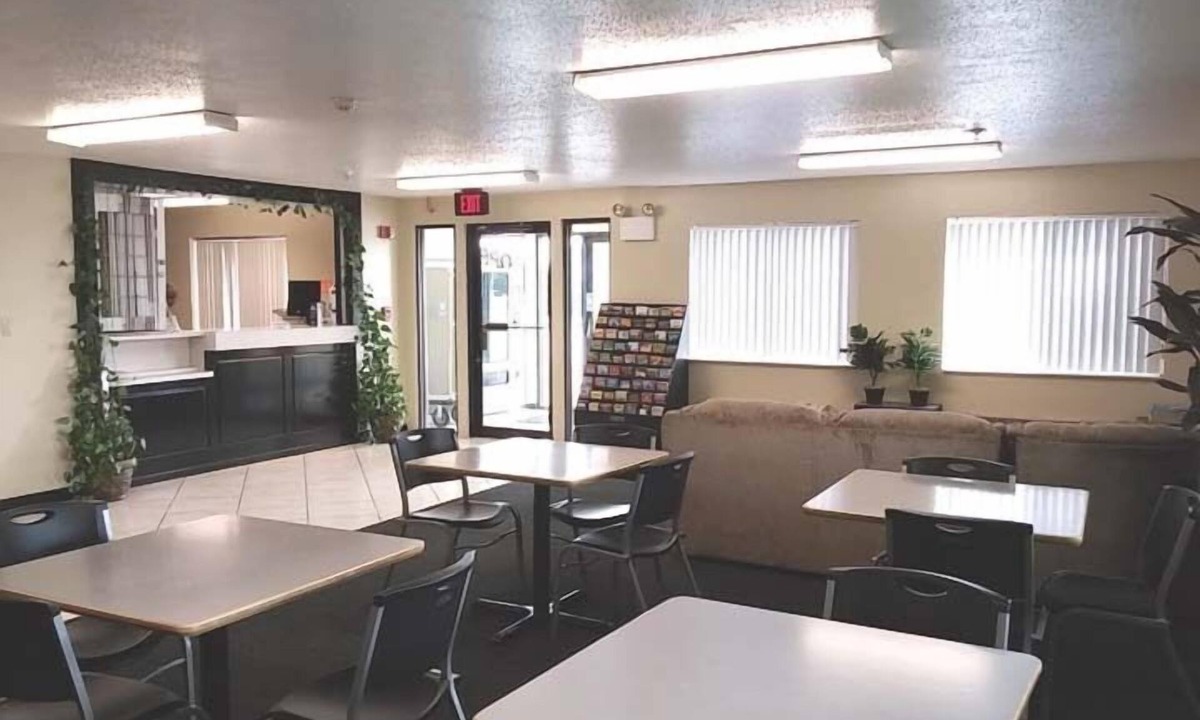 Seymour Hotel | Economy Inn