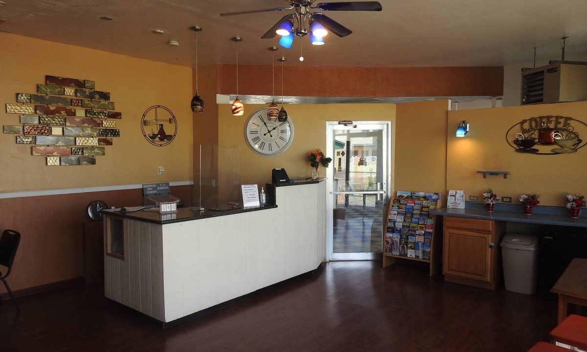 Polvadera Hotel | Economy Inn