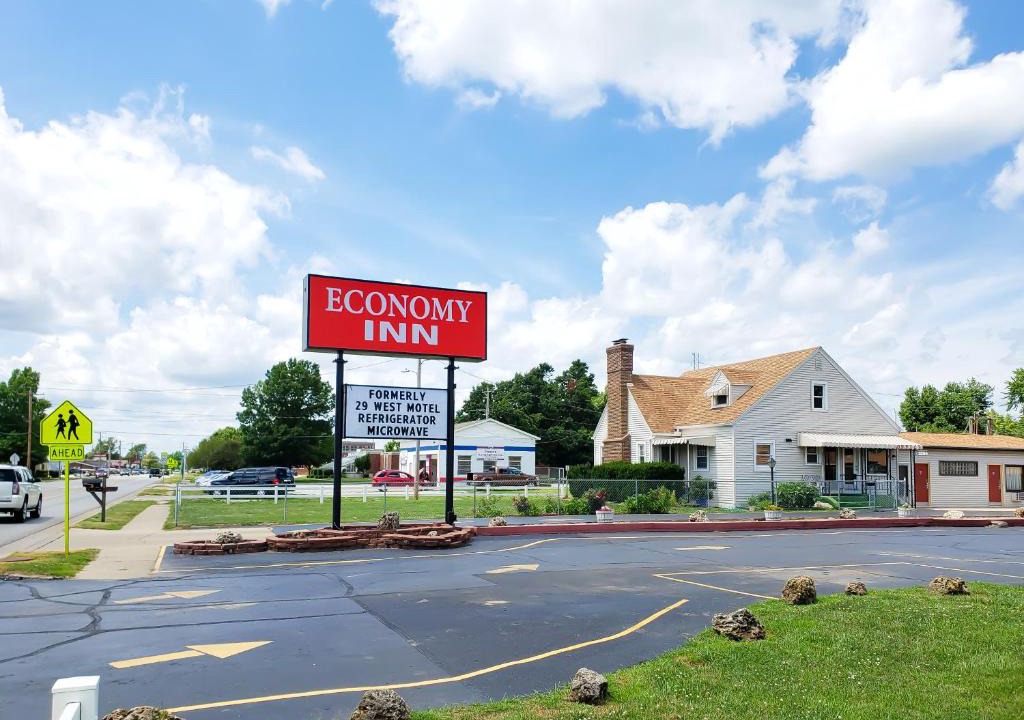 Taylorville Hotel | Economy Inn