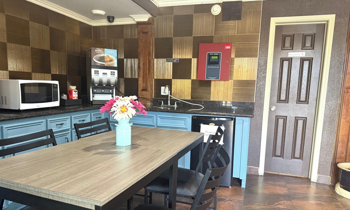 Texas City Hotel | Economy Lodge by Hotel O Texas City