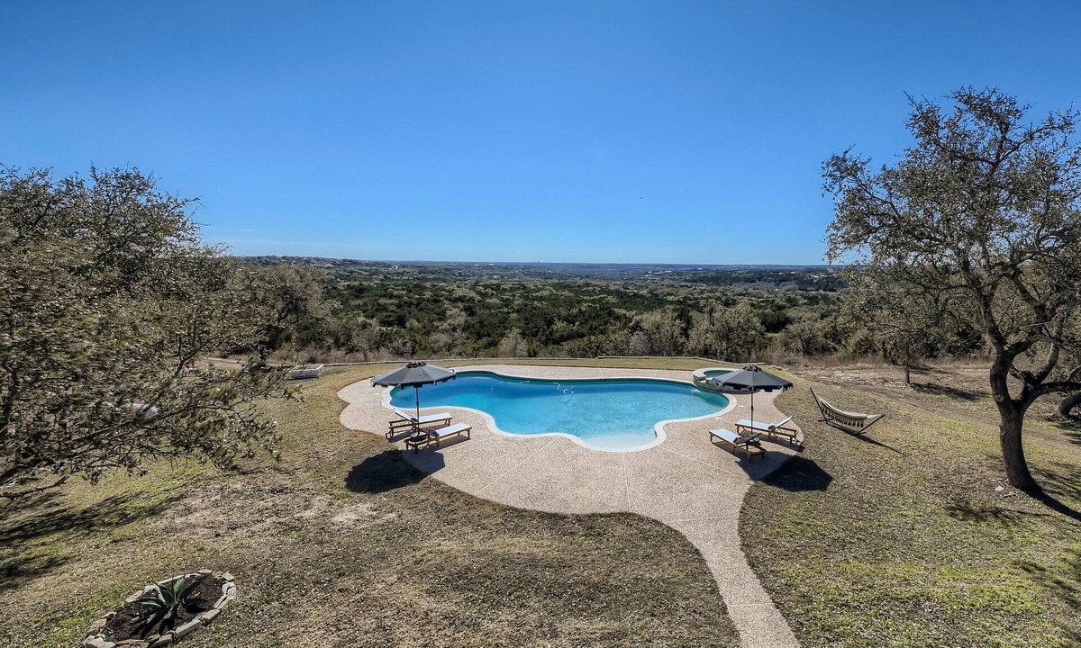 Austin House | EcoView Villa Pool Spa Goats 85 acres Amazing view