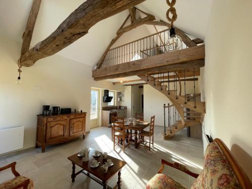 Brehemont House | Ecuries Tourangelles