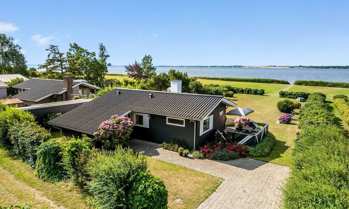 Fej House | "Eddy" - 50m from the sea by Interhome