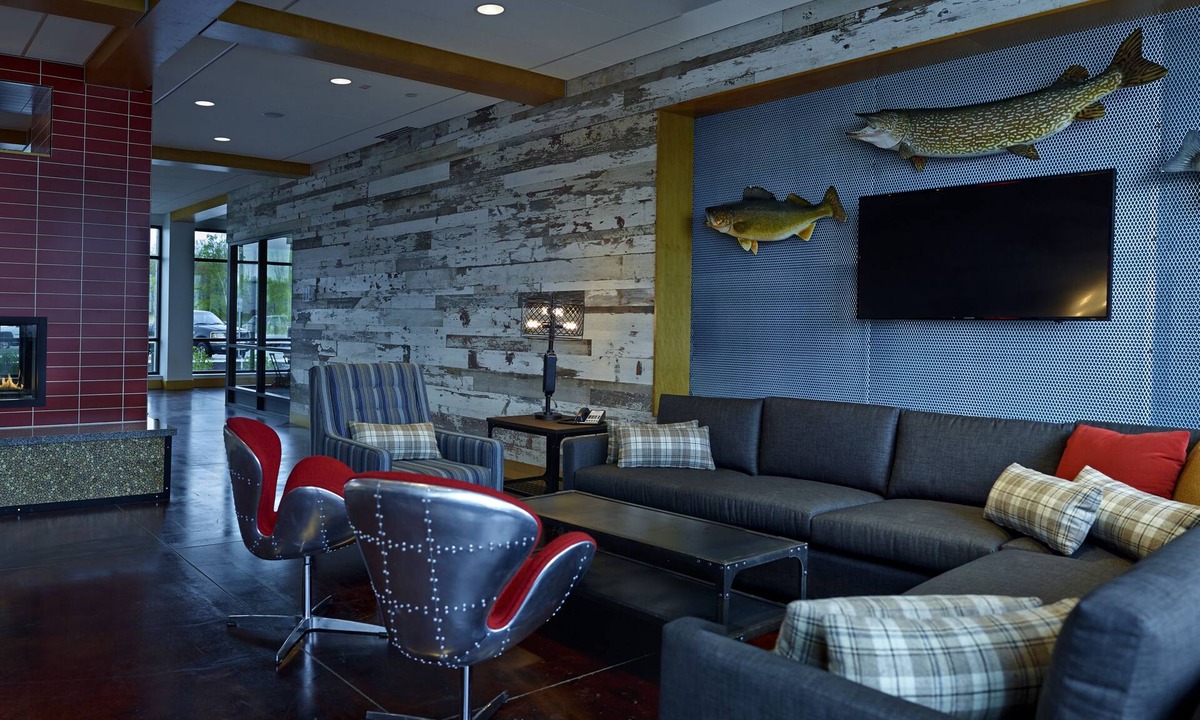 Onamia Hotel | Eddy's Resort
