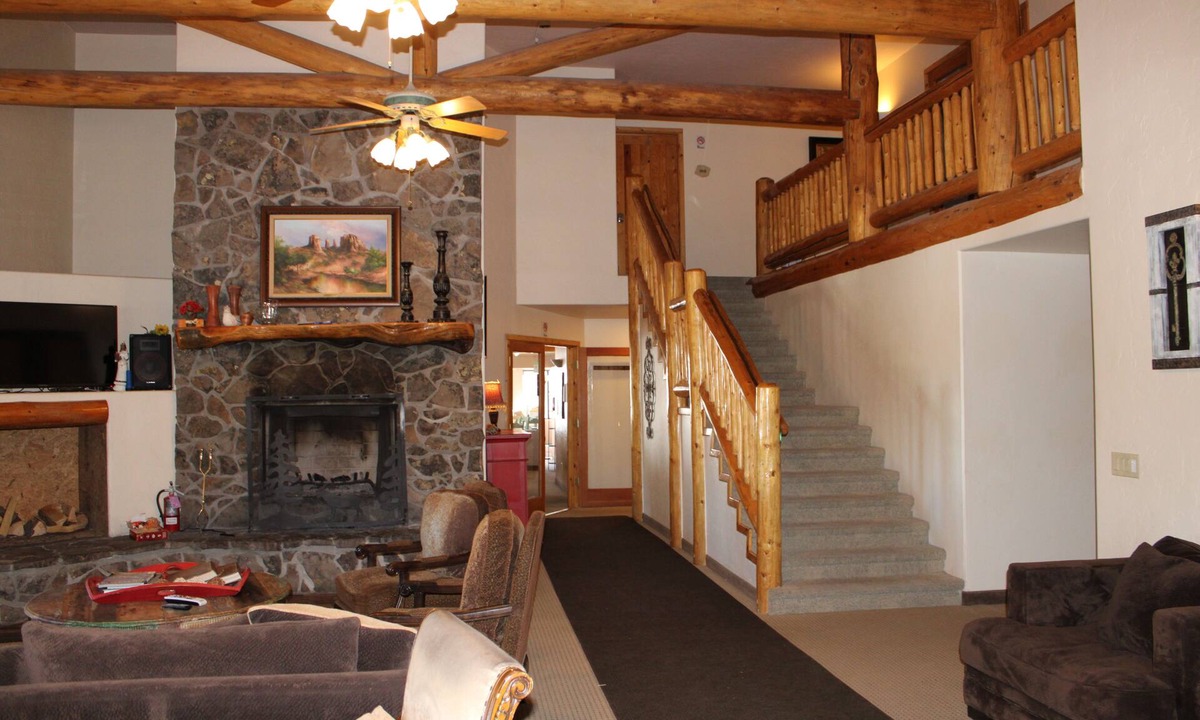 Greer Cabin | Edelweiss Resort and Restaurant