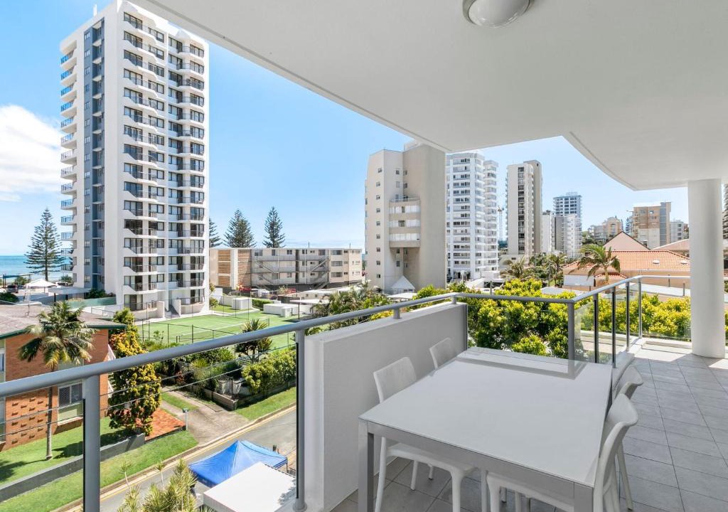Coolangatta Apartment | Eden Apartments Unit 401