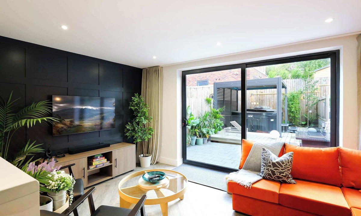 Salford House | Eden at The Heim Residences