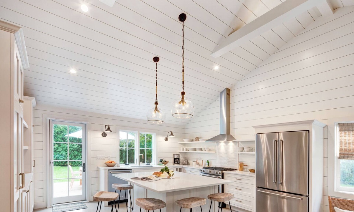 Katama House | Edgartown Bright & Beachy Summer Cottage