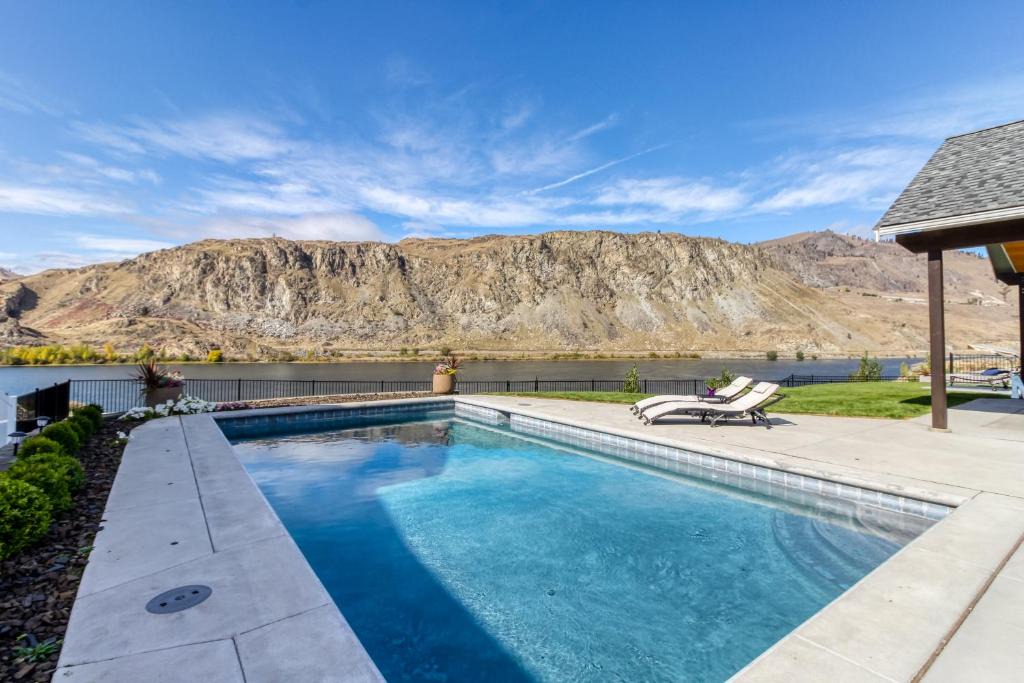 Orondo House | Edgewater Escape