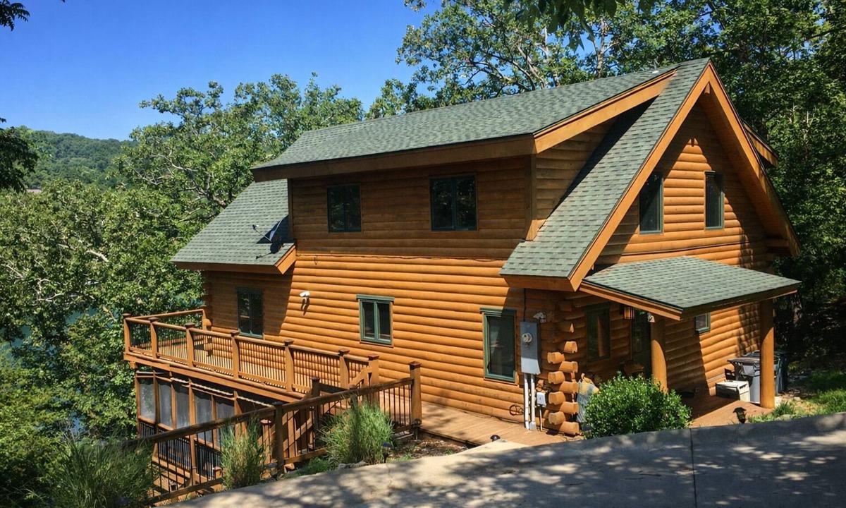 Sylvan Shores Cabin | Edgewater Lodge - Luxury Waterfront 4BR Log Cabin on Beaver Lake secluded cove!