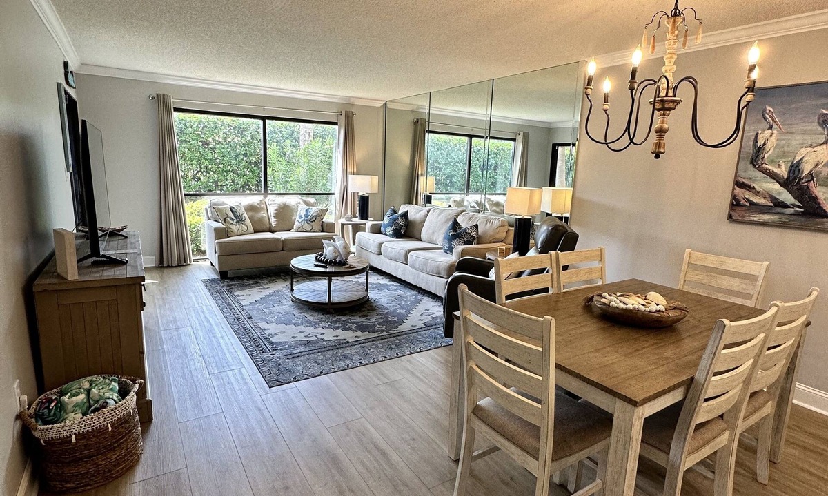 Panama City Beach Hotel | Edgewater Villa - Super Nice, ground floor. Cleanest Unit! 2/2 ⭐️⭐️⭐️⭐️⭐️