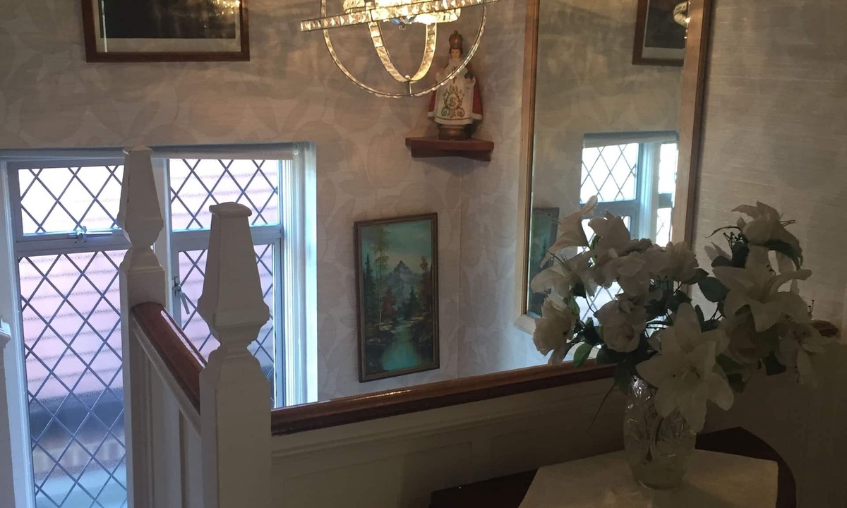 Edgware House | Edgware Bed and Breakfast