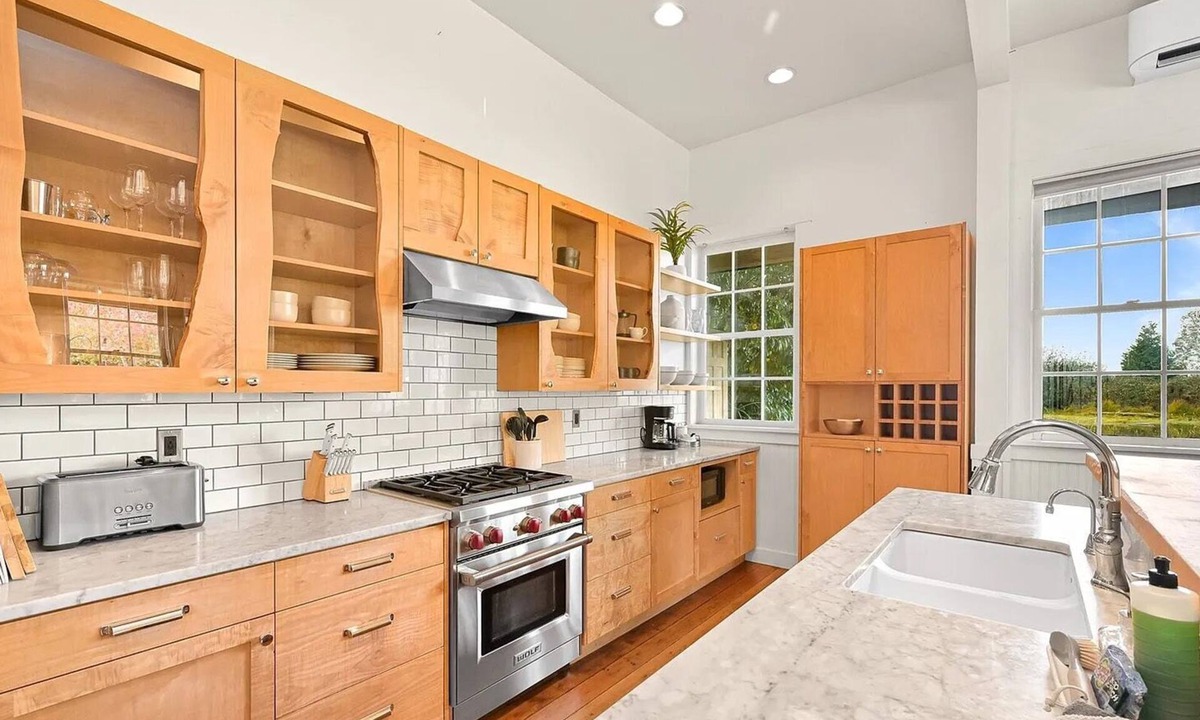 Edison House | Edison Schoolhouse — Charming 2bd 2ba in Skagit Valley