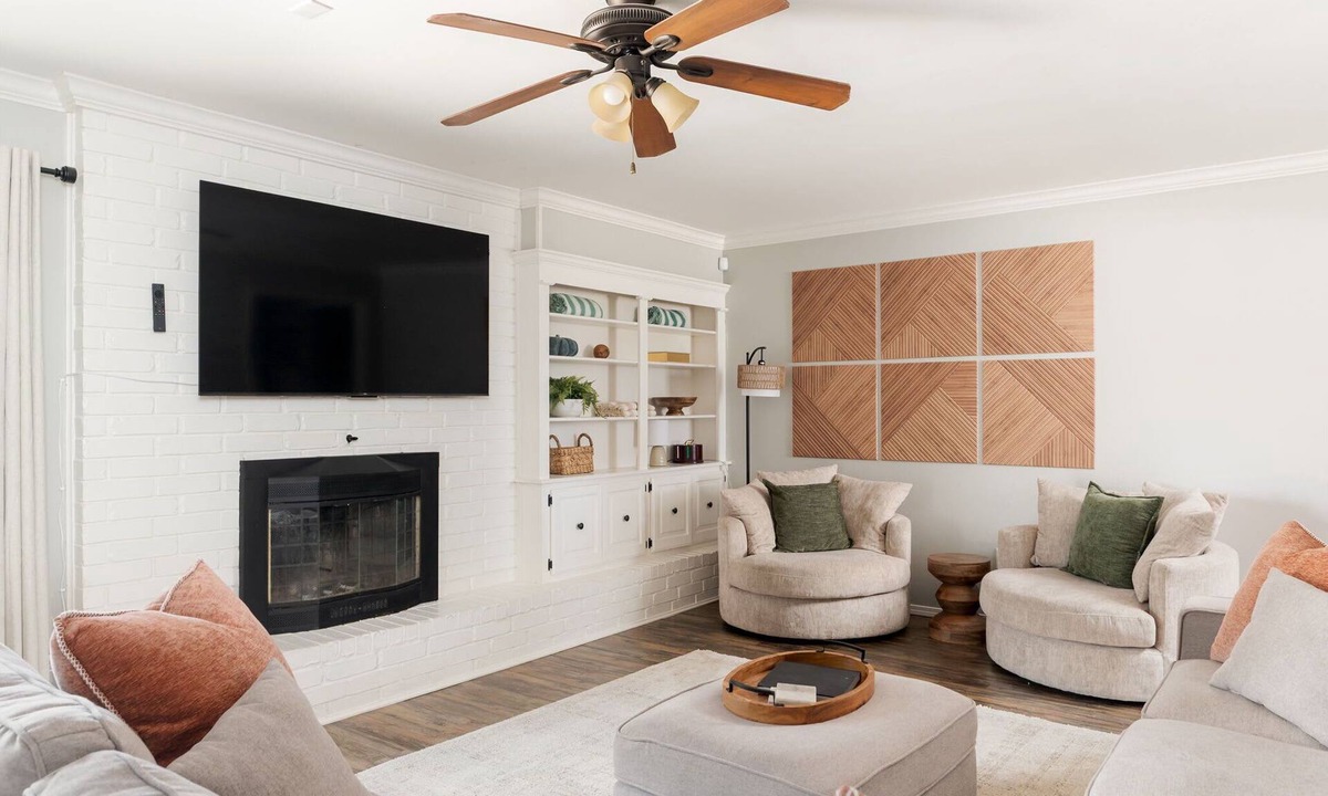 Edmond House | Edmond Home: Hot Tub & 2 Kings by OC