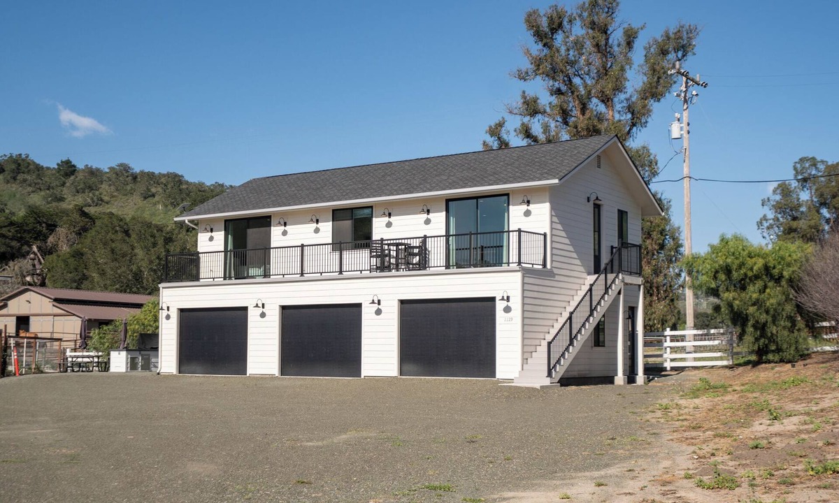 Arroyo Grande House | Edna Valley Modern Barndominium