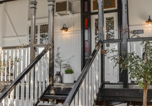 South Toowoomba Apartment | Edwin Cottage