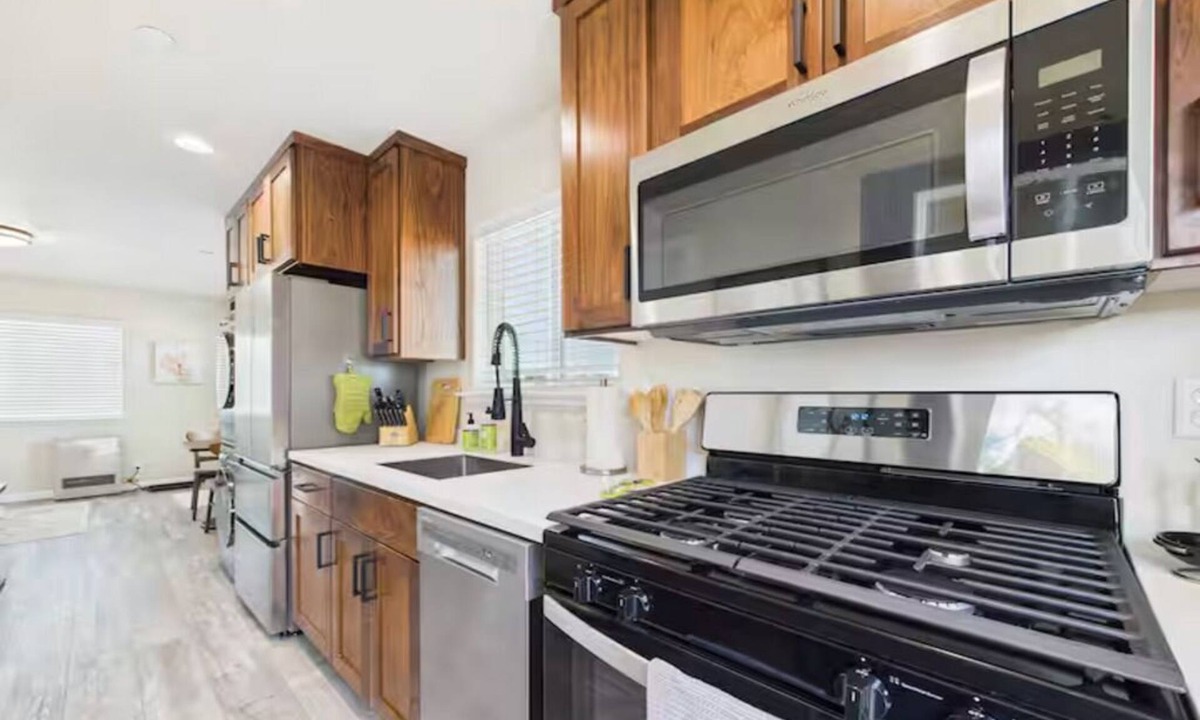 McKinleyville House | Efficiency Flat