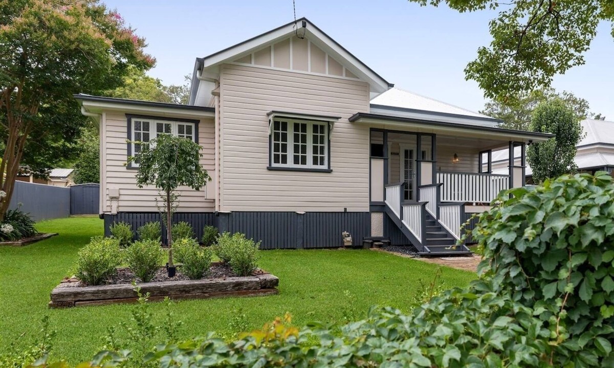 East Toowoomba House | Effortless Elegance & Charm!