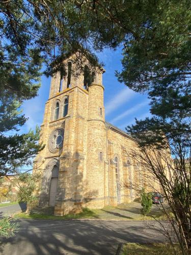 Montmorin Apartment | Eglise de l'Exaltation