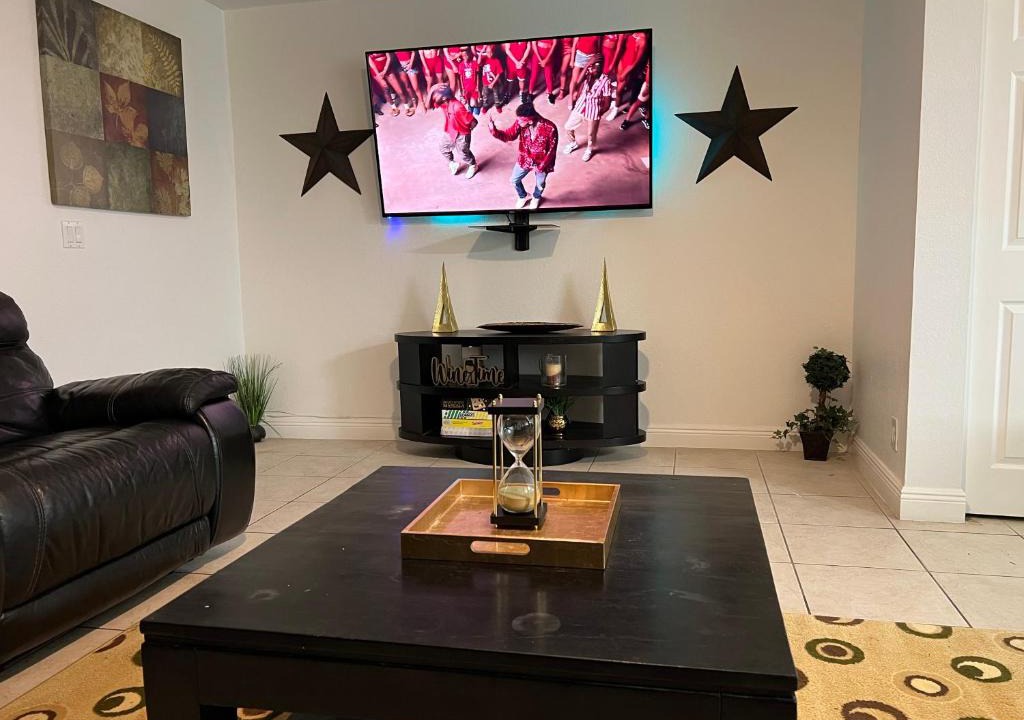 Miramar Villa | Egyptian gold