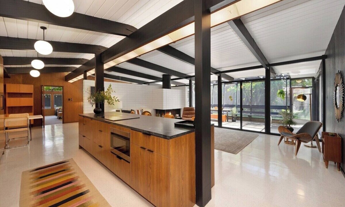 Southwestern Sacramento House | Eichler's MCM | Fireplace, Netflix, Games