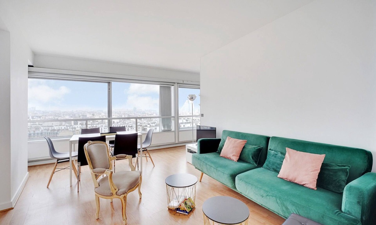 Quartier de Javel Apartment | Eiffel Tower 3BR, Panoramic Paris View + Parking